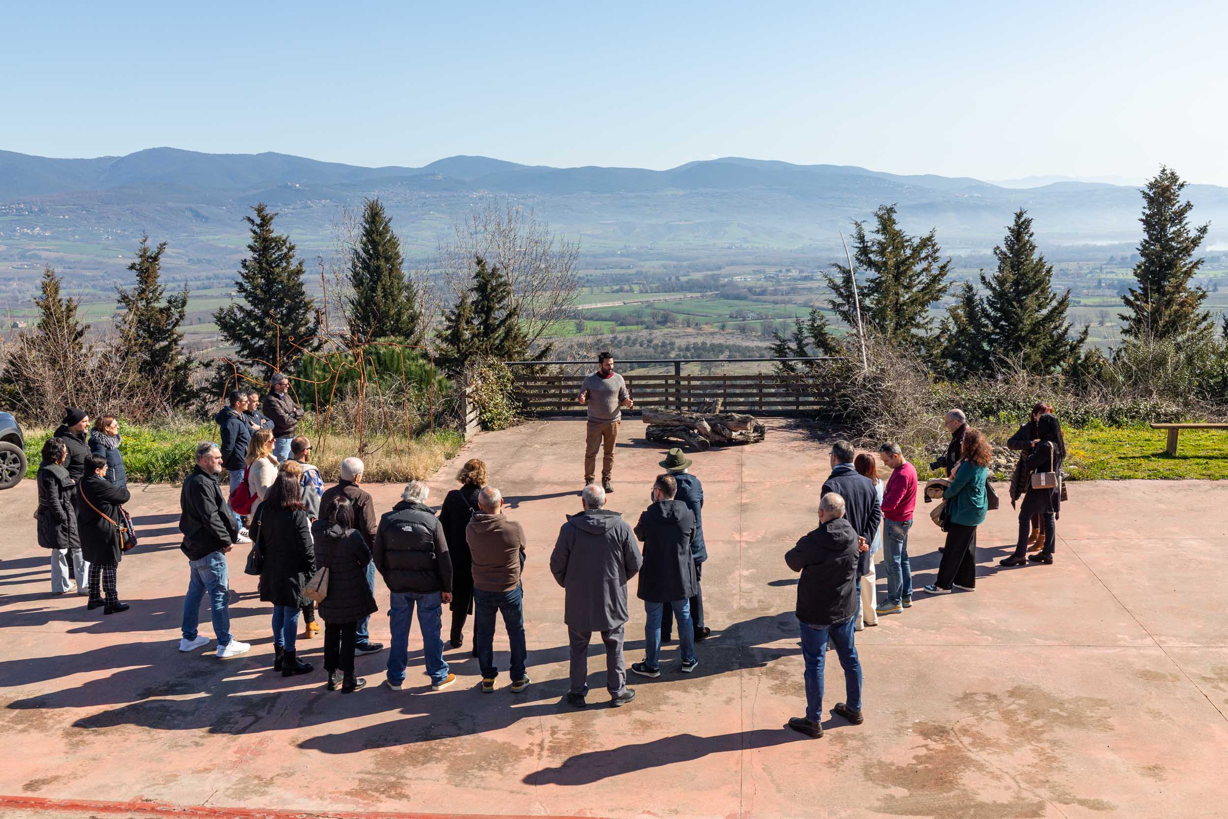 Team Building in Vigna: L’Arte di Fare Squadra tra Natura e Vino